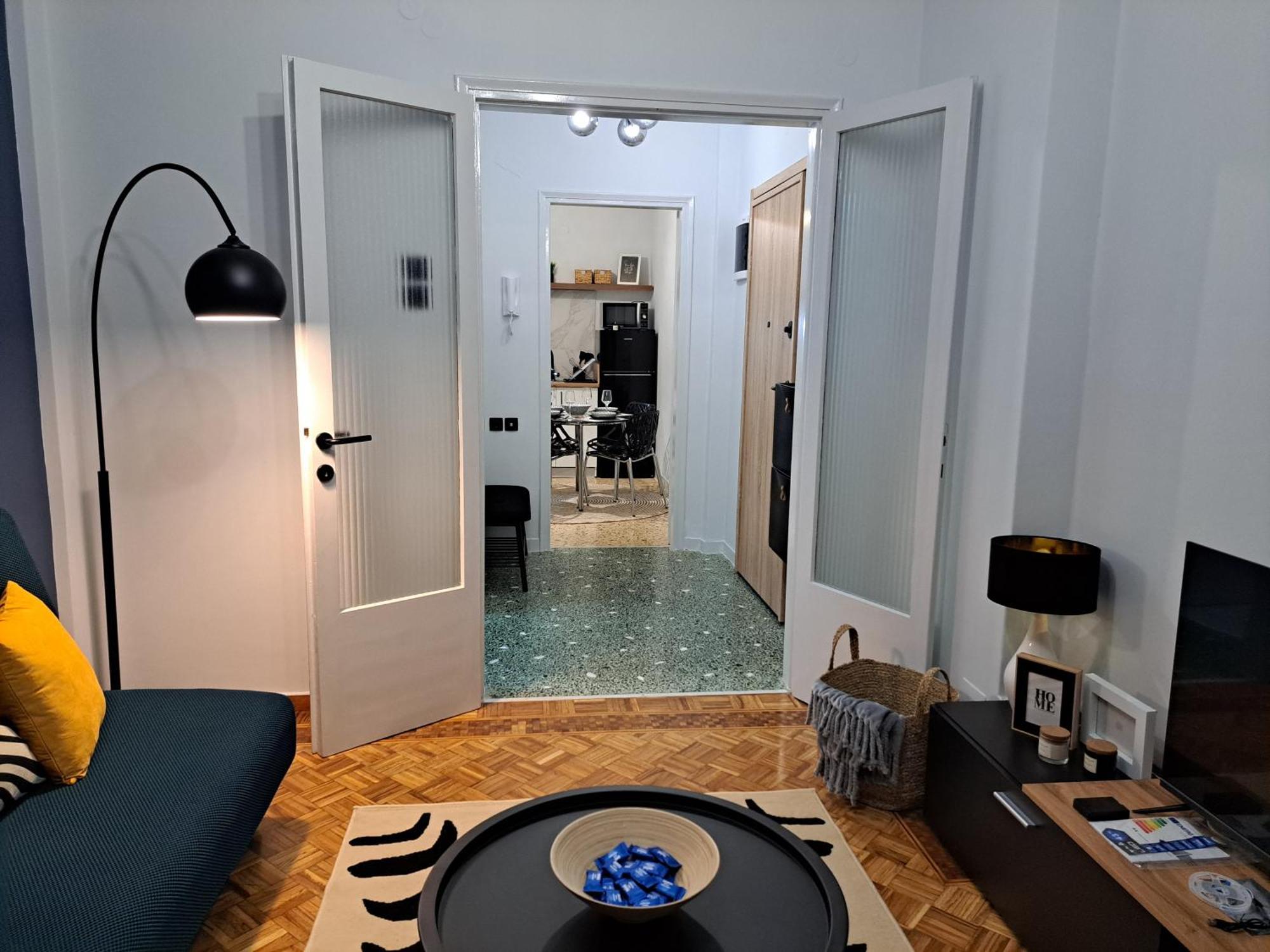 Stylish City Center Apartment Сере Экстерьер фото